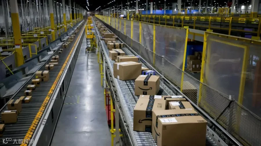 Packages on a conveyor belt at an Amazon fulfillment center on Cyber Monday in Robbinsville, New Jersey, US, on Monday, Dec. 1, 2025. US consumers are heading into the official start of the holiday shopping season with a host of economic concerns, including a cooling job market, stagnant wages, persistent inflation and the looming fallout from tariffs. Photographer: Michael Nagle/Bloomberg via Getty Images
