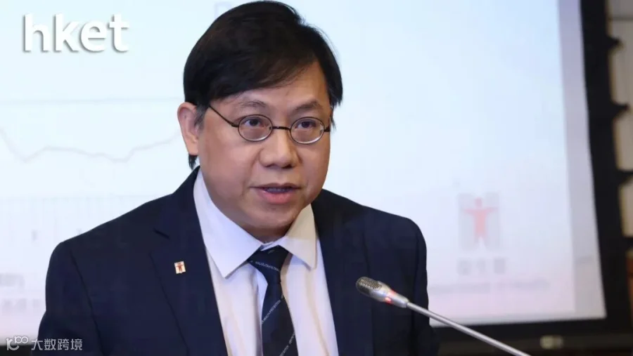 衞生防護中心傳染病處主任歐家榮表示,本港在過去數星期流感病毒陽性率大幅飆升,預計未來幾星期流感活躍程度有機會進一步上升。(陳靜儀攝)