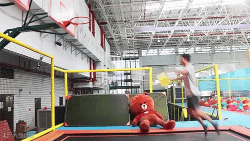 高空灌篮4.gif