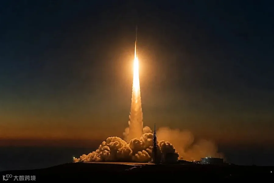 SpaceX launches 27 Starlink satellites from California | UA.NEWS