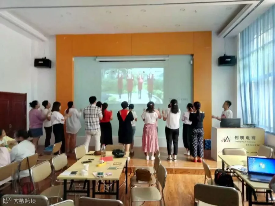 https://image.ipaiban.com/upload-ueditor-image-20180621-1529569112055050251.jpg