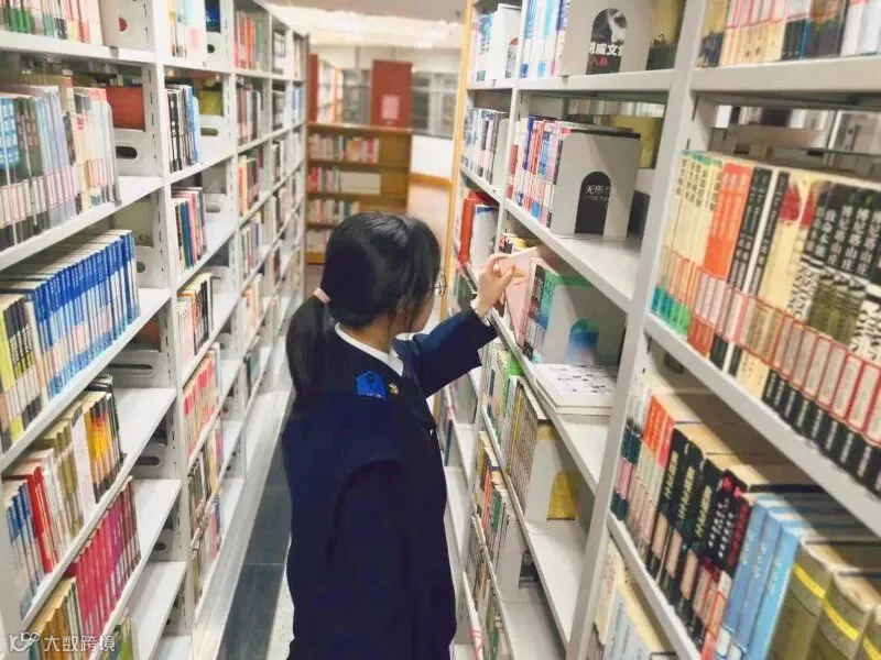 尽头是光明 唐家庆/男/海管1406/15001982623.jpg