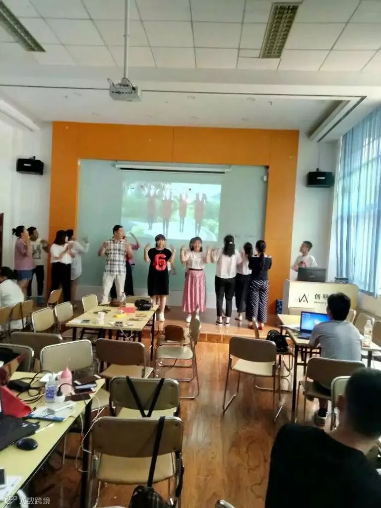 https://image.ipaiban.com/upload-ueditor-image-20180621-1529569112003065063.jpg