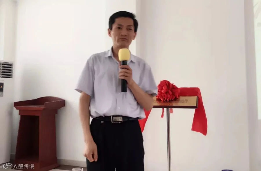 https://image.ipaiban.com/upload-ueditor-image-20180612-1528797780255054942.jpg