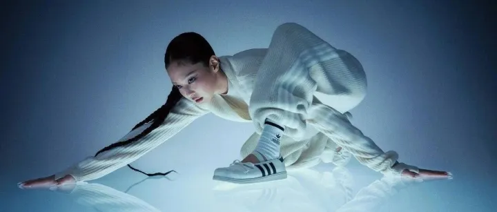adidas Originals × JENNIE：明星联名如何卖出“风格”？｜案例精选