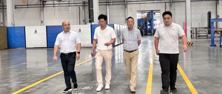 德国中华文化促进会副秘书长戴子豪一行赴智能制造长丰公司参观考察
