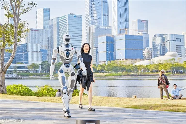 从“能走会翻”到“量产可用” 众擎T800人形机器人发布-民营企业发展动态-深圳市发展和改革委员会网站
