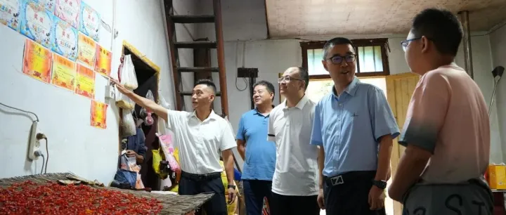 企业爱心助学——宜昌22名山村学子收到捐资助学款