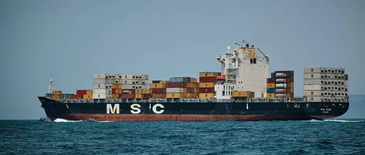 MSC官宣重返红海！5艘主力船改走苏伊士，总运力超9万TEU！