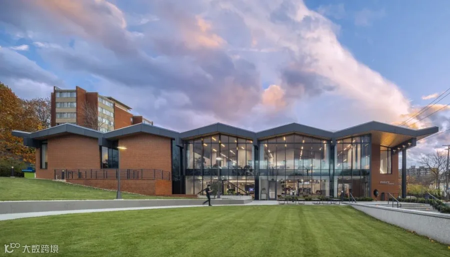 Case Western Reserve University — Fribley Commons Dining Facility — Ayers Saint Gross