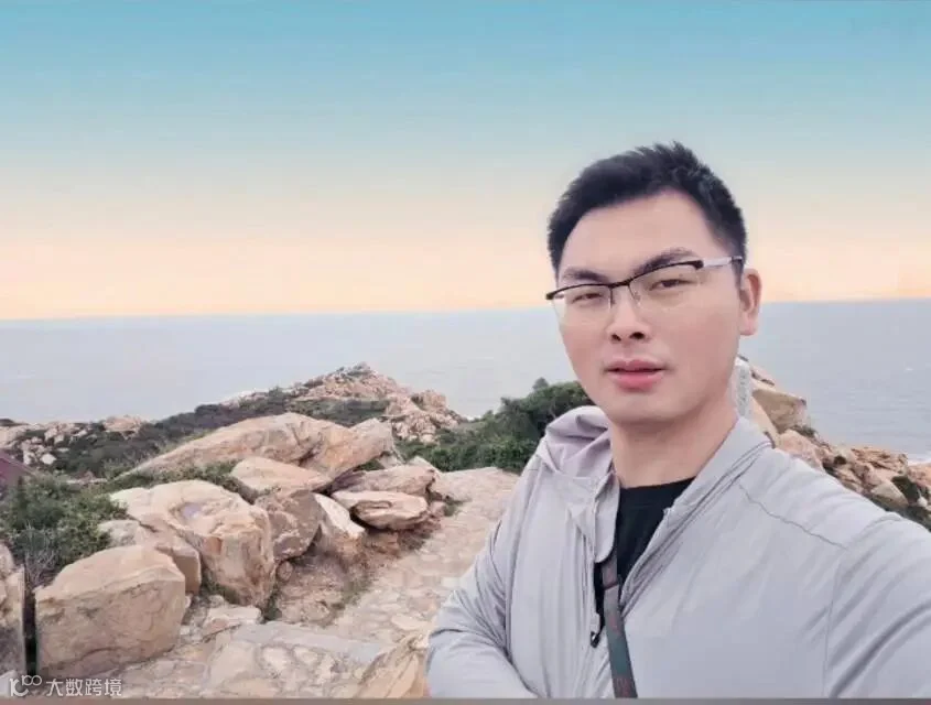 8-胡兆骁-个人生活照一张.jpg