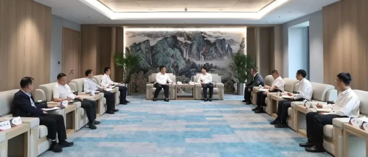 <em>汉中</em>市委副书记、市长王建平一行到访集团座谈交流