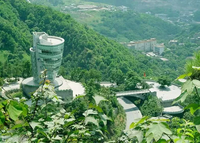 南山一棵树观景平台2.jpg