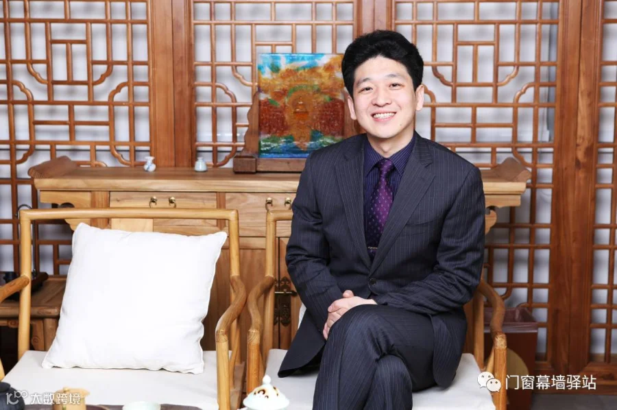 北京闼闼饰佳工贸有限公司.吴晨曦董事长.png