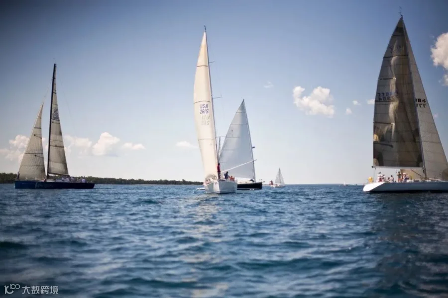 mackinacdesign-sailing-4945855_1920.jpg