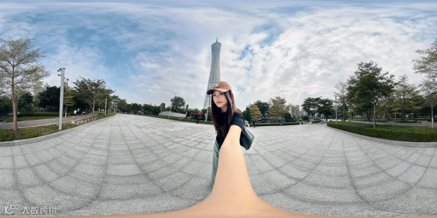 由自拍生成的全景图