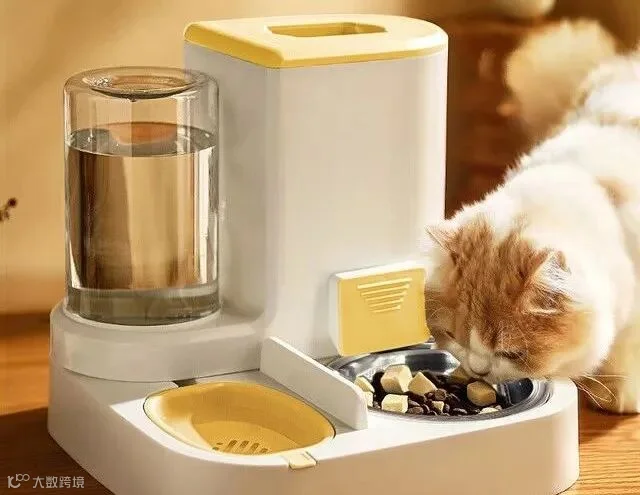 疯狂的主人猫咪自动喂食器饮水机一体猫碗猫食盆狗吃饭喝水猫粮机自动喂食器黄色【报价价格评测怎么样】-什么值得买