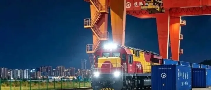 光伏玻璃搭乘中欧班列出口俄罗斯