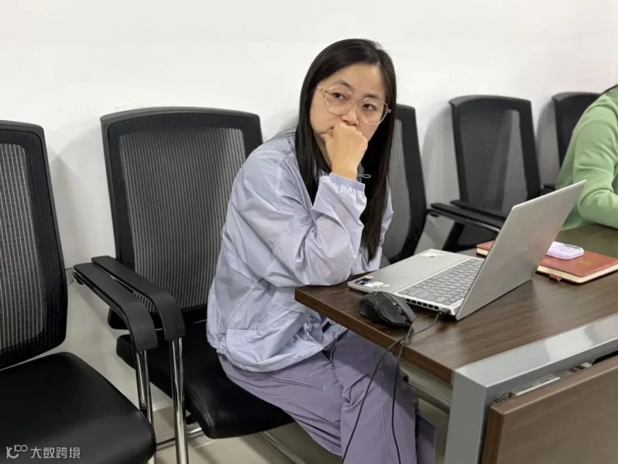 参会人员结合讲解开展实操
