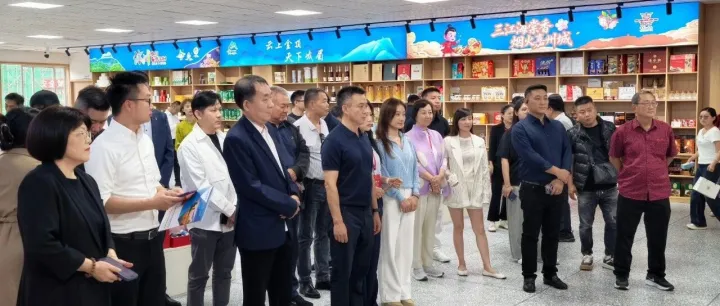 海外客商到访乐山市外贸综合服务平台 共寻“<em>乐山</em>造”出海新机遇
