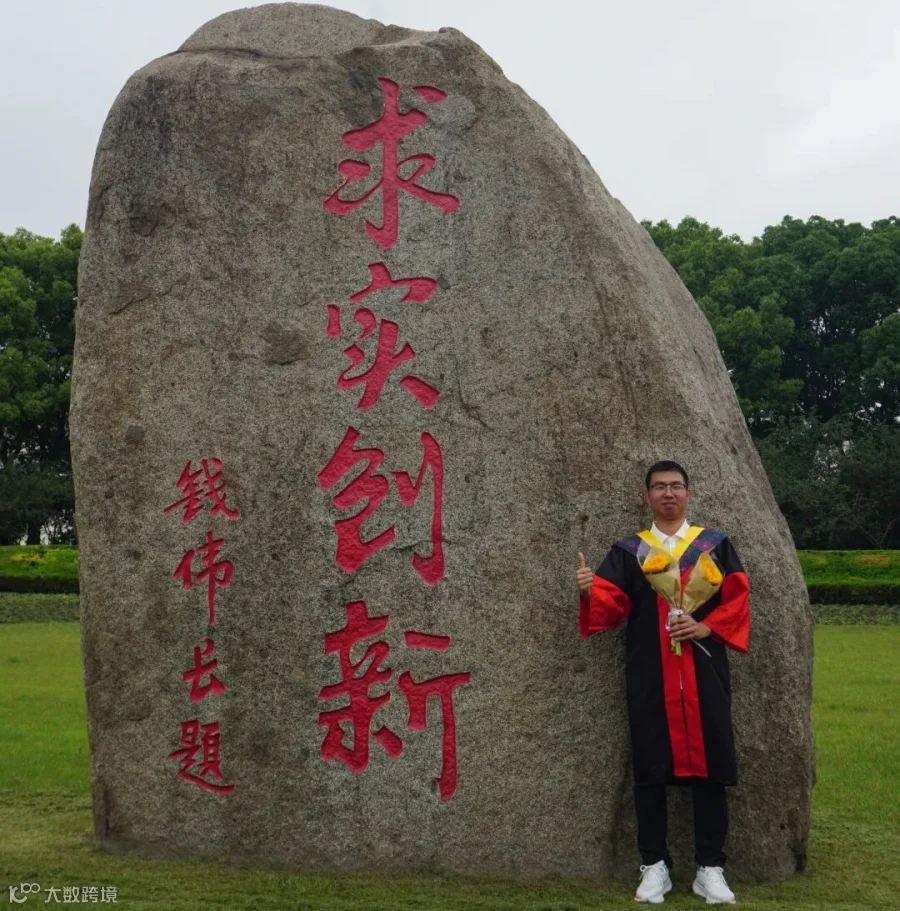 王亮1.jpg