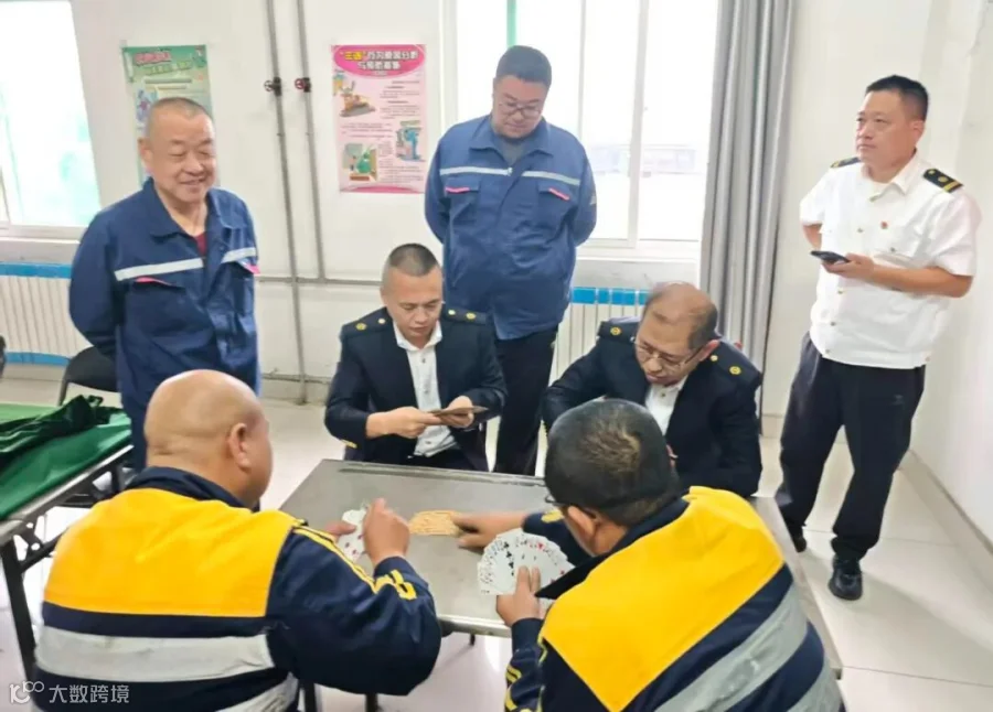 图4：鲁西公司正通项目部开展扑克牌比赛(作者：孙鹏).jpg