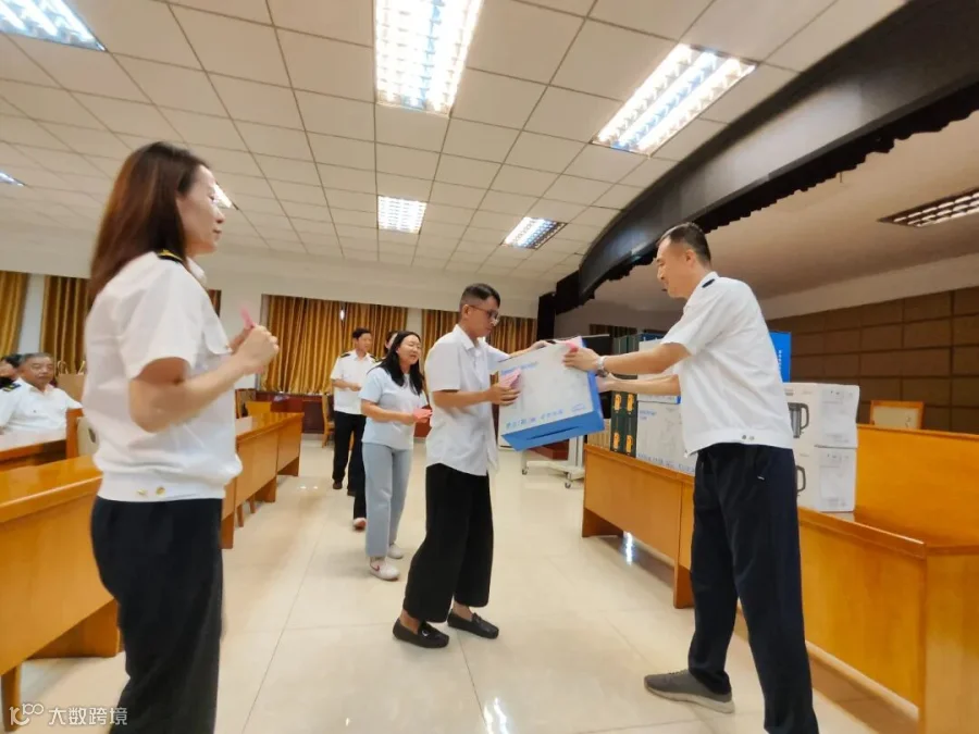 图1：鲁西公司机关部室开展幸运抽奖活动（作者：李兴銮）.jpg