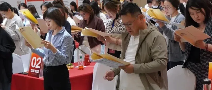 新营地：儿童影楼私域社群宝妈维护技巧，从死群到月成交60单的实战拆解