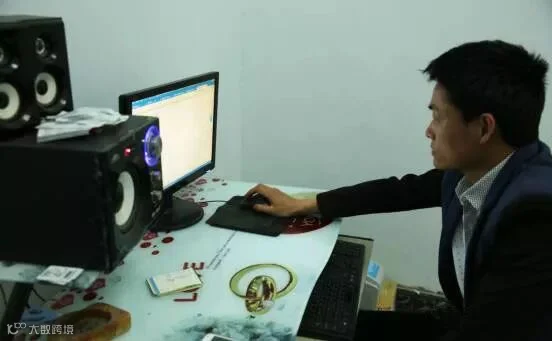 https://image.ipaiban.com/upload-ueditor-image-20171113-1510564098328062034.jpg
