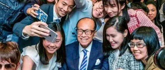 李嘉诚又买油了！57亿加元不贵，贵的是四十年不下牌桌的耐心