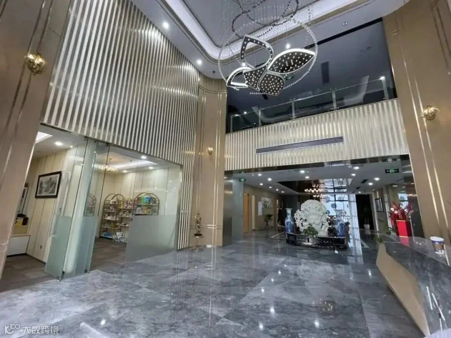 独栋办公大堂实景