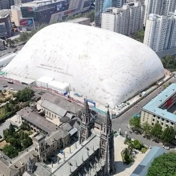中国城市，为什么突然冒出很多巨型“白色大棚”？
