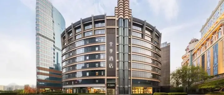 人民广场核心孤品丨1.6万㎡独门独院综合体，全季酒店长租+优质底商