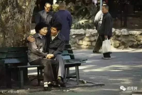这些刻着年轮的老照片,张张都有你我曾经的回忆……