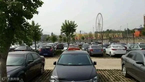停车场.jpg