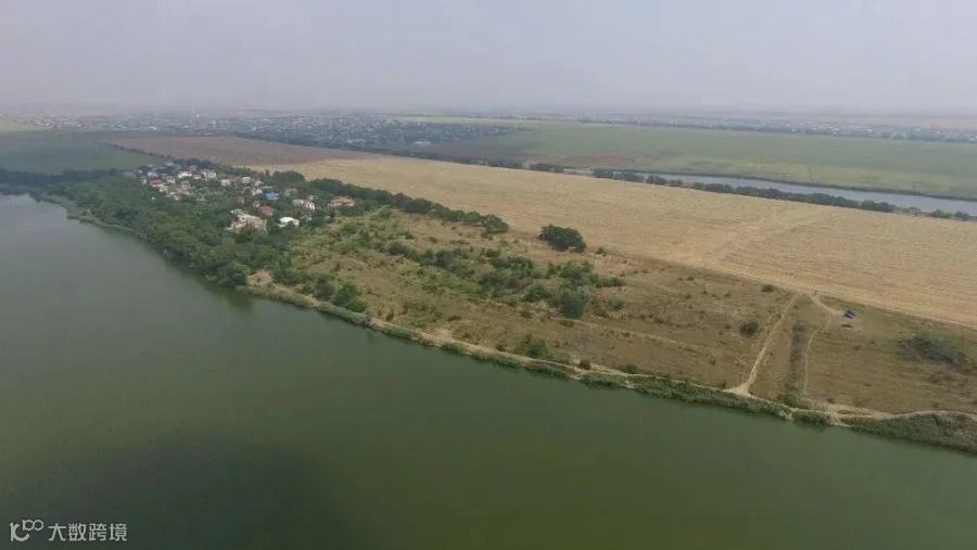 格列布诺伊运河（普里利曼斯科耶）沿岸的一处投资项目用地