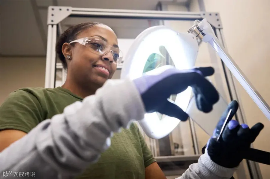 Apple, Corning to manufacture all iPhone, Apple Watch cover glass in Kentucky - Apple