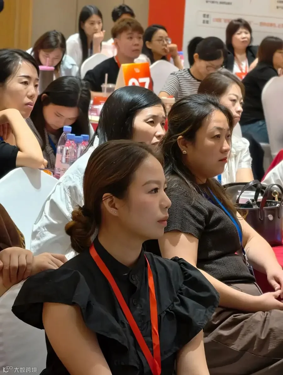 儿童摄影做微信私域到底有没有用？① 先给结论：有效但不是「高频复购工具」；② 私域真正解决的是「长决策周期里的慢信任」；③ 7 步轻量闭环（沉淀—分层—朋友圈—私聊—核销—复购—转介）；④ 哪些情况做私域反而放大问题。