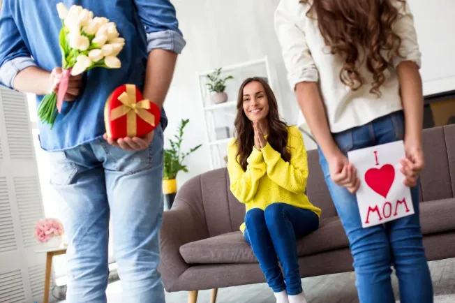 美国母亲节送礼攻略：跨境电商选品指南与情感营销要点