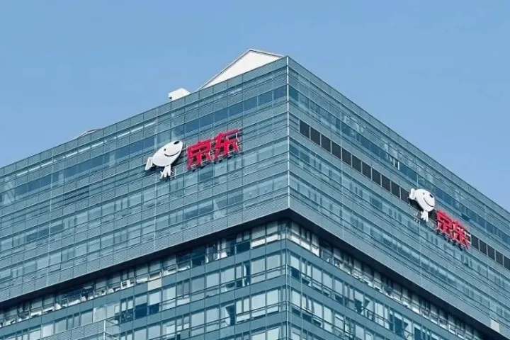 吃过亏的刘强东，盯上了180亿欧洲最大零售商