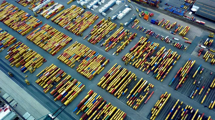 欧洲港口罢工升级，物流面临“瘫痪”！