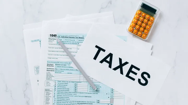 认怂，“涨价”推迟一年！