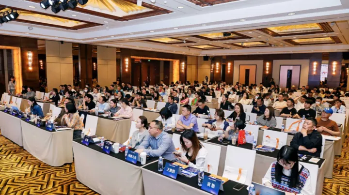 亚马逊TSPN年度服务商年会圆满举行，卖家精灵&优麦云双双获奖，助力品牌成长