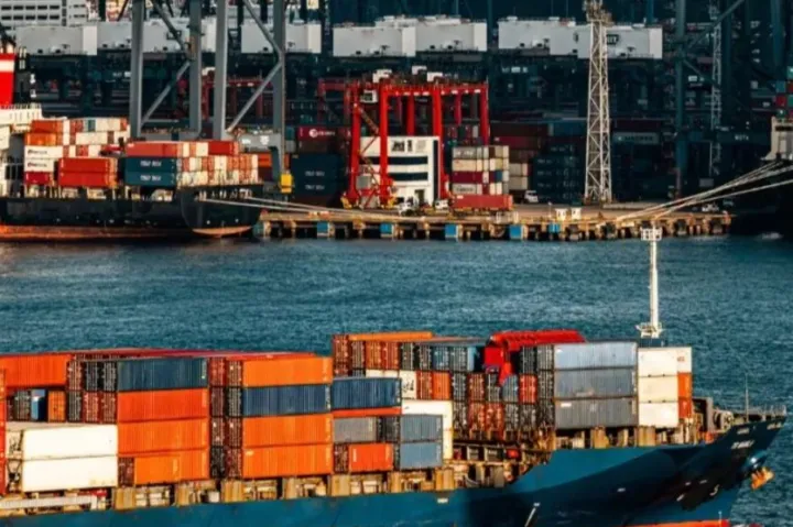 FedEx扩大该地业务；TEMU登顶该国电商榜首;中外运获中国南方航空集团增持202.7万股