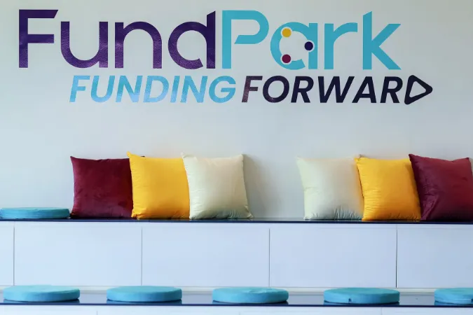 破局万亿跨境市场，中小商家的资金“急救舱”上线了！