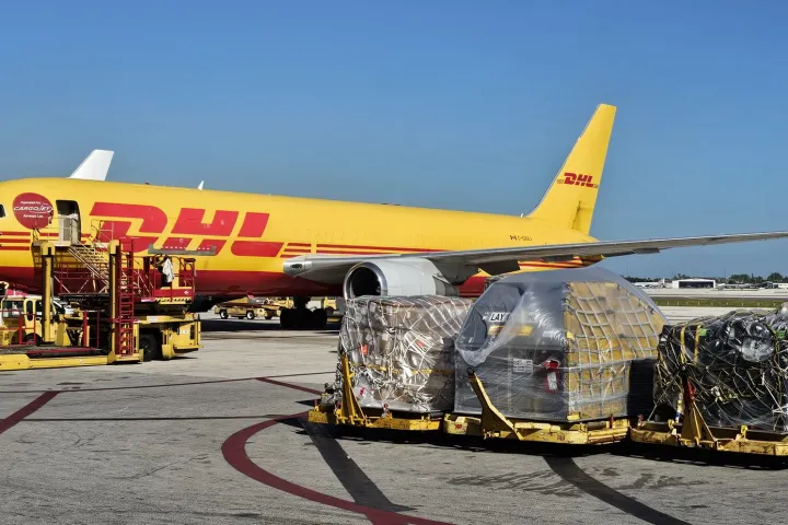 两大全球航空货运巨头联手；DHL将对电商卖家征收月费；Temu在欧洲市场增长迅猛