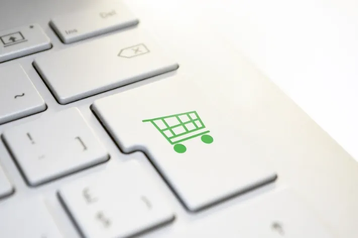 深圳跨境卖家：1688源头+精品定制模式，哐哐出单