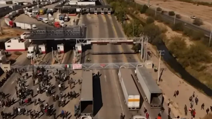 一边外资涌入343亿，一边8000货柜滞留+19.4万司机荒！2026美墨卡车货运格局重构