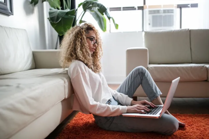 外贸企业必备：如何选择一家高效的外贸网站建设服务商？