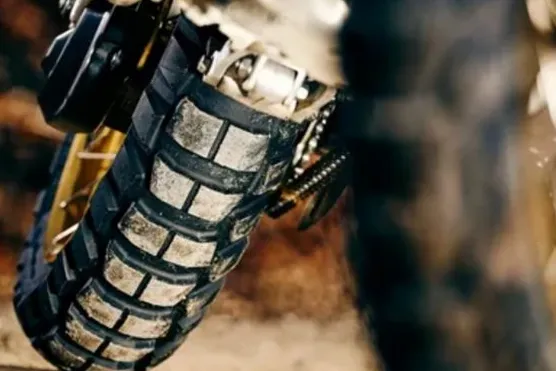 选购装甲轮胎的7大关键因素，少一个都不行！